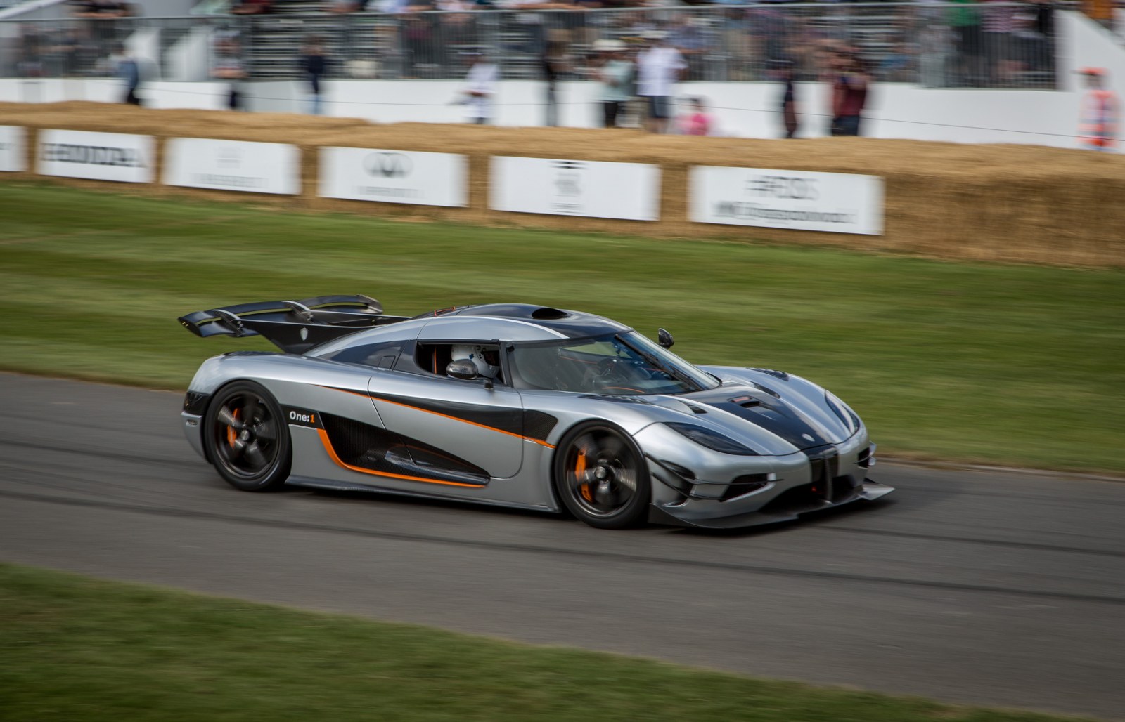 http://www.motorverso.com/wp-content/uploads/2014/07/Koenigsegg-One1-Goodwood-2.jpg