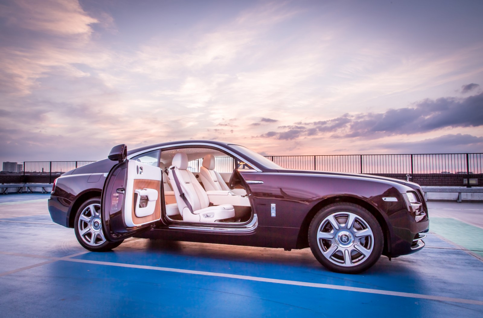 A Mind-Blowing Sports Car That Happens to Be a Rolls-Royce Wraith: Review -  Bloomberg