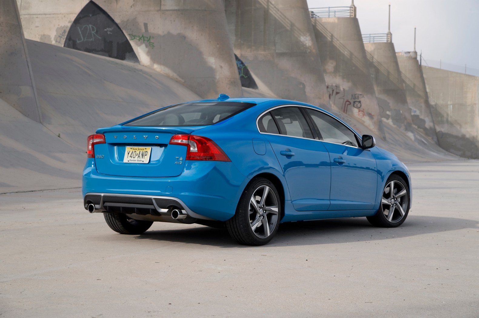 Before the Test Drive Thoughts on the Blue Volvo S60 R Design