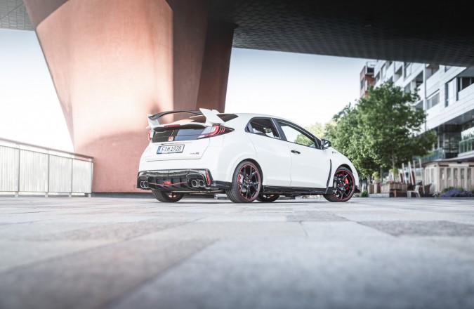 2015 Honda Civic Type R Road 18