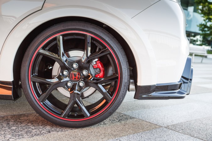 2015 Honda Civic Type R Road 24