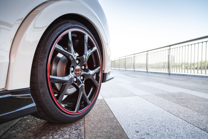 2015 Honda Civic Type R Road 25