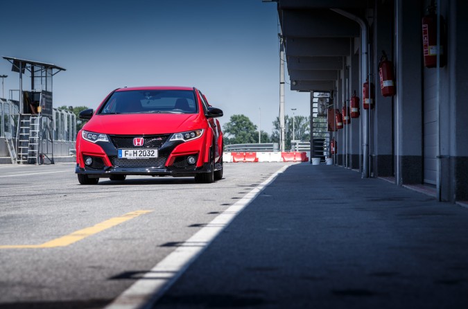 2015 Honda Civic Type R Track 25