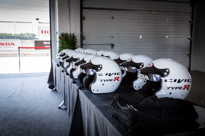 2015 Honda Civic Type R Track 34