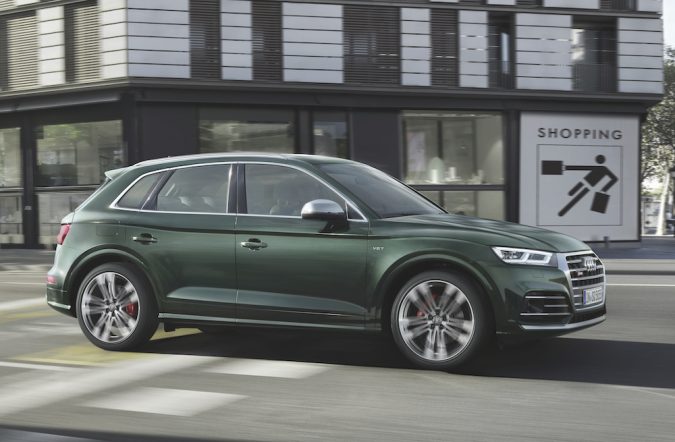 Audi SQ5 side view in Azores green metallic