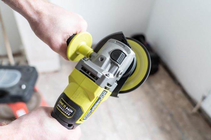 The Ryobi RAG18X has some great performance thanks to the new brushless motor.
