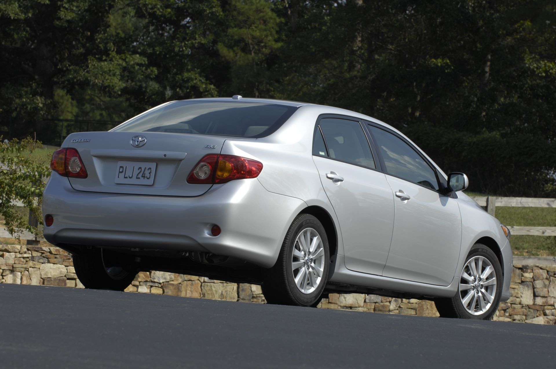 2010 Toyota Corolla Wiper Blade Size 🏎️ What Is The Size Chart?