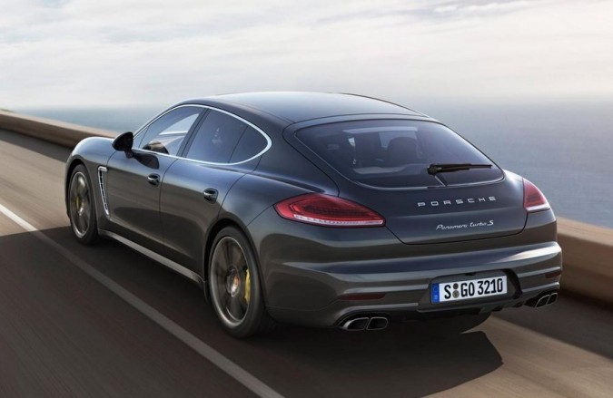 2014 Porsche Panamera Turbo S (2)