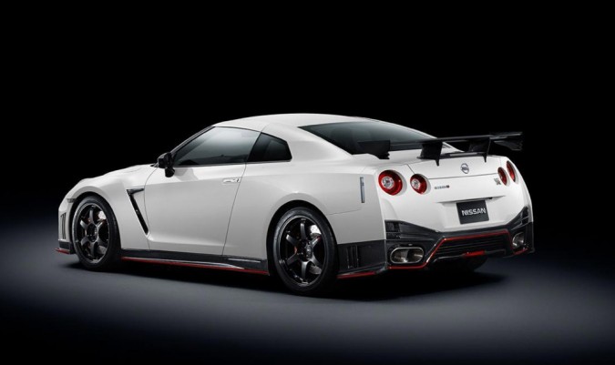2015-nissan-gt-r-nismo-leaked_100446260_l