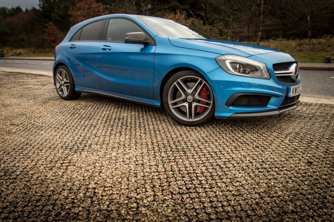 Mercedes-Benz A45 AMG (43)_1280x853