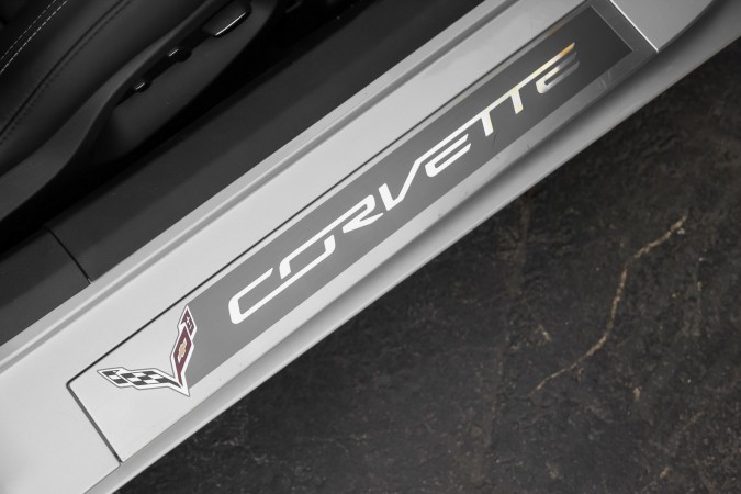 Chevrolet Corvette Stingray-57-2