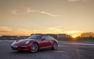 Porsche 911 Targa 4 302