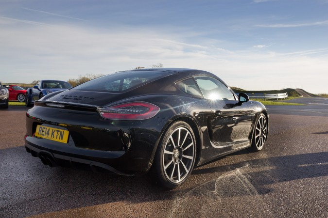 Porsche Cayman GTS-2