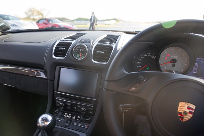 Porsche Cayman GTS-24