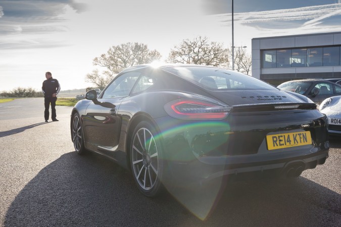 Porsche Cayman GTS-7