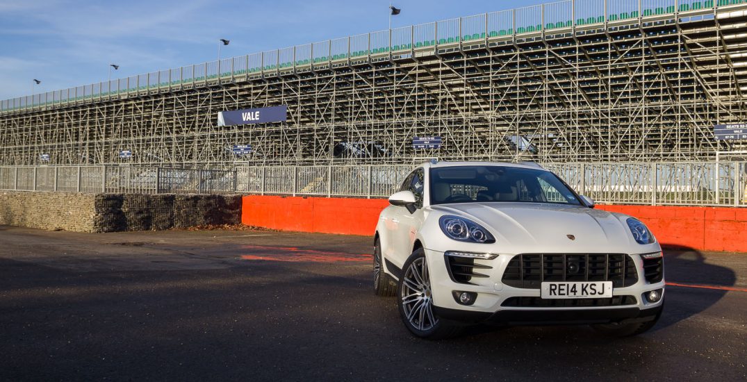 Porsche Macan S 10