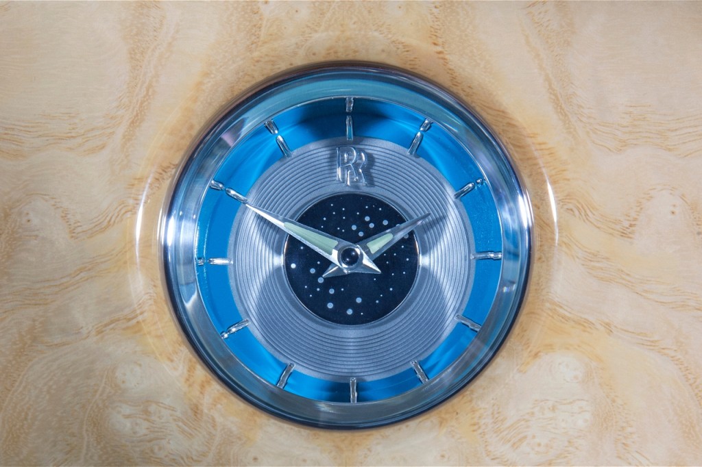 rolls-royce-suhail-clock-detail