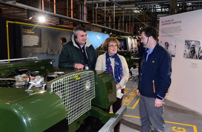 Land Rover Defender Production line (1)