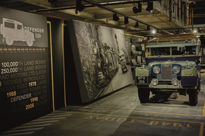 Land Rover Defender Production line (2)