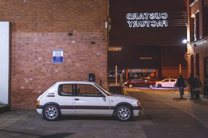 Pug 205 GTI (1)