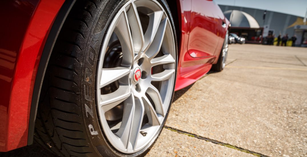 Jaguar F Type V8R Coupe 17