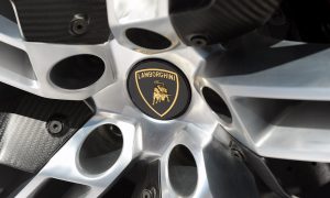Lamborghini SUV 5