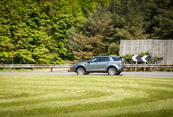 Land Rover Discovery Sport 16