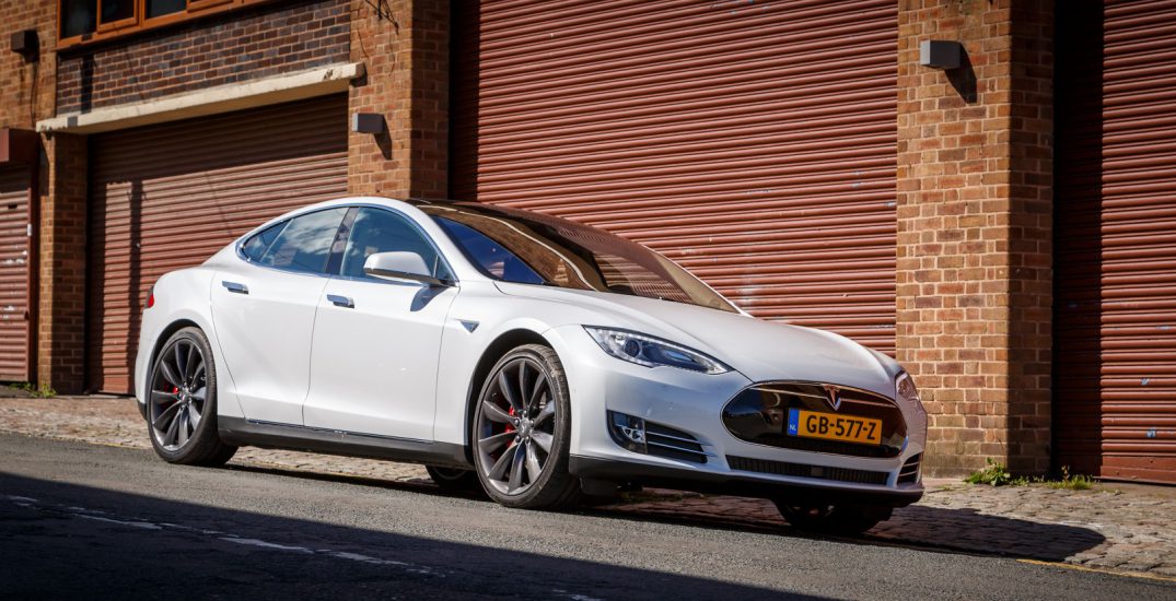 Tesla Model S P85D 16