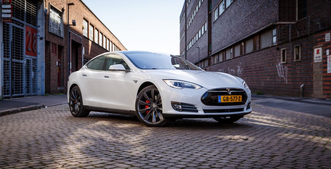 Tesla Model S P85D 23