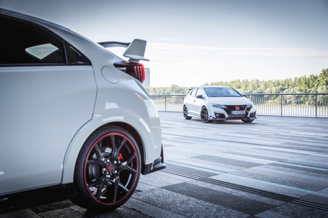 2015 Honda Civic Type R Road 11