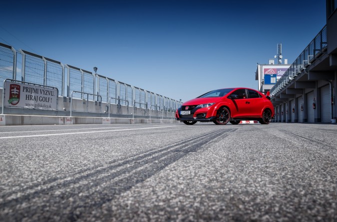 2015 Honda Civic Type R Track 14