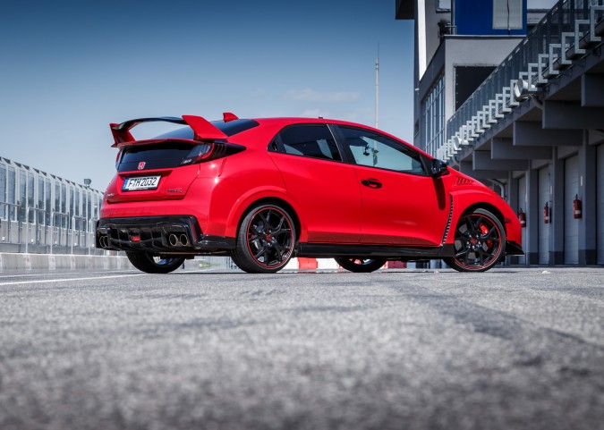 2015 Honda Civic Type R Track 15