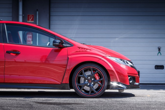 2015 Honda Civic Type R Track 21