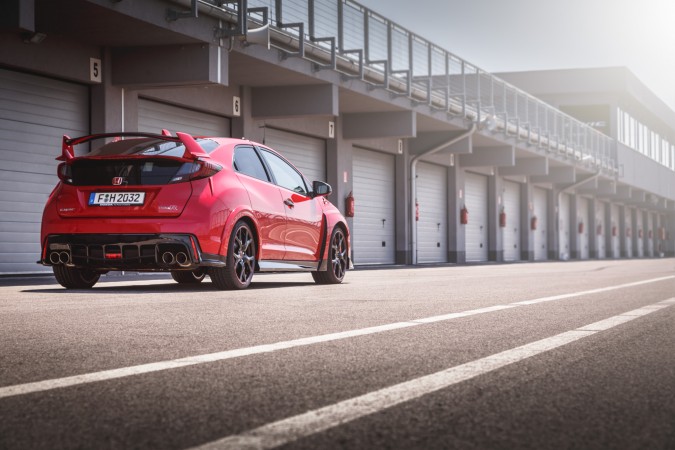 2015 Honda Civic Type R Track 26