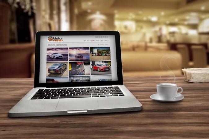 Motor Verso Logo Mac Mock Up  (7)
