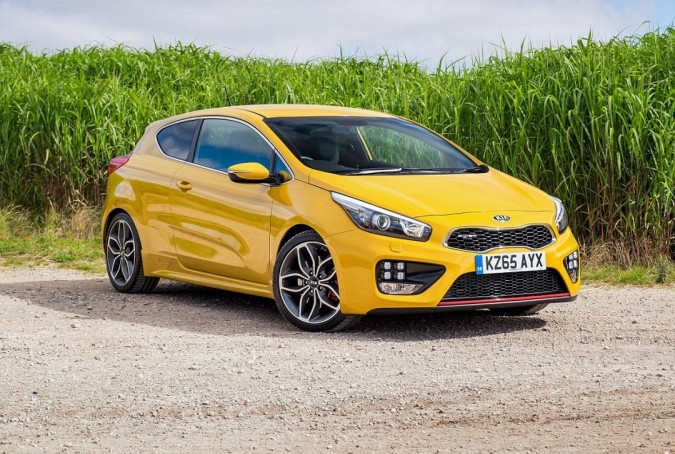 2015 Kia pro_cee'd GT Front 3Q