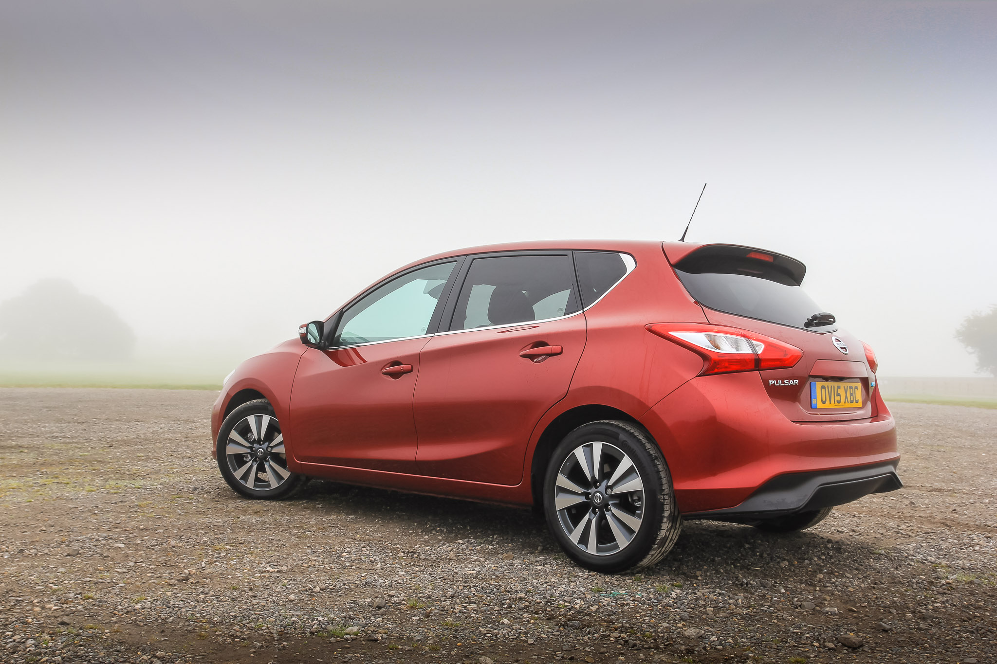 Nissan Pulsar Tekna 2015 Gallery