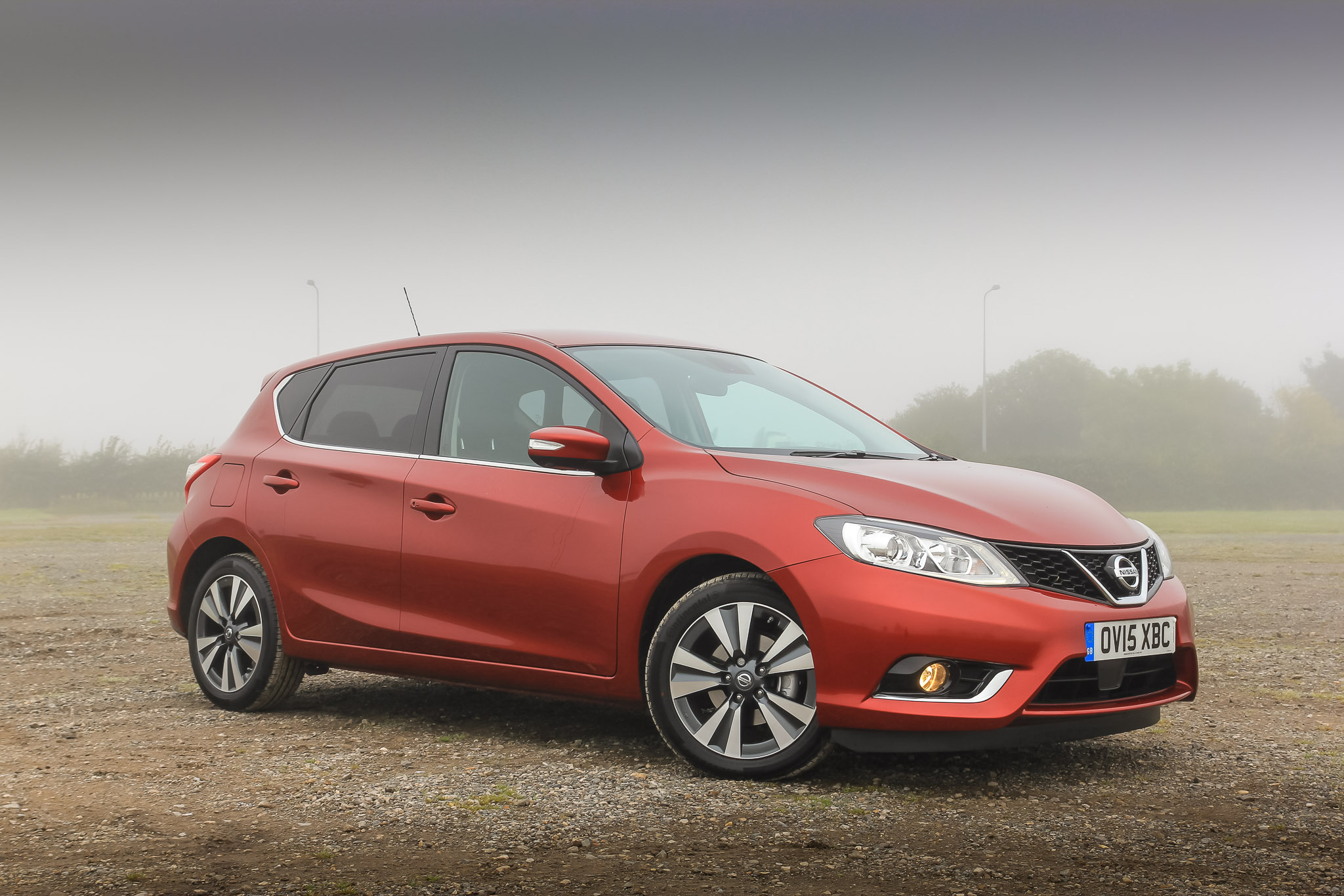 Nissan Pulsar Tekna 2015 Gallery 🏎️