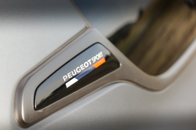 Peugeot 208 GTI 8
