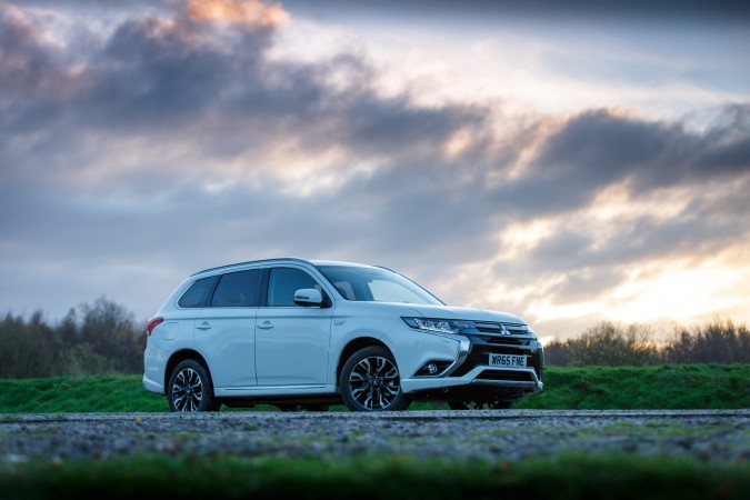 2015 Mitsubishi Outlander PHEV 17