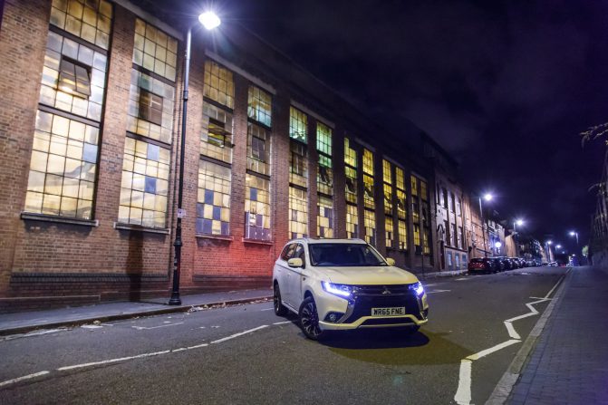 2015 Mitsubishi Outlander PHEV 2