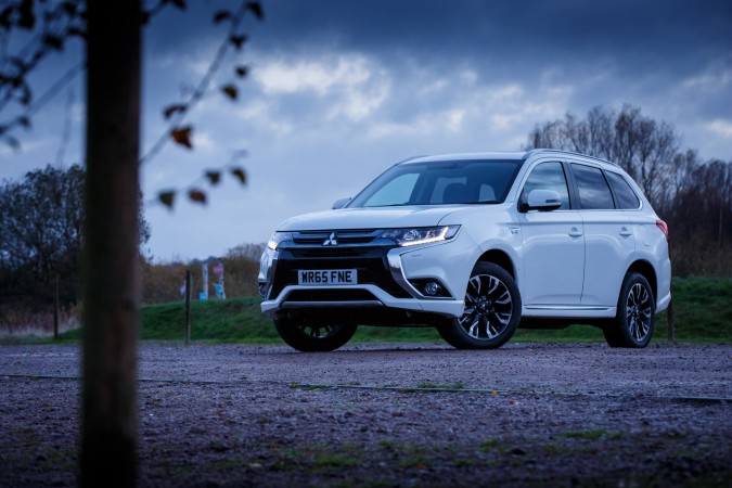 2015 Mitsubishi Outlander PHEV 4