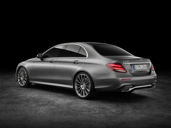 2017-Mercedes-E-Class-10