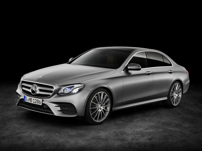 2017-Mercedes-E-Class-11