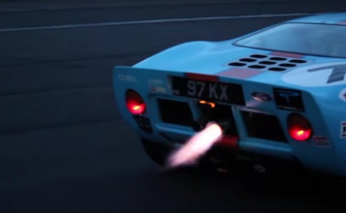 Gulf Ford GT40 Runway Blasting & Spitting Flames GT40 Flames 2