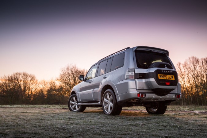 Mitsubishi Shogun LWB SG4 64