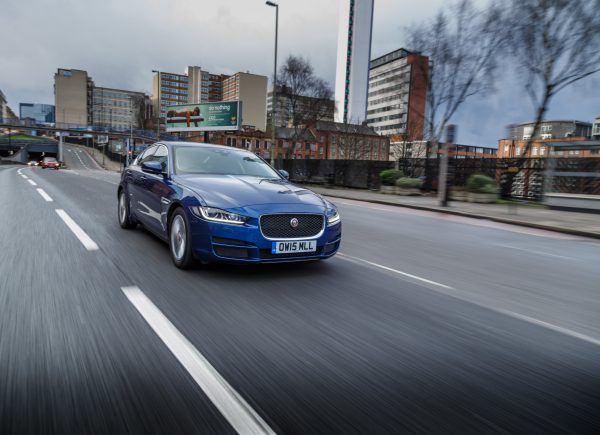 Jaguar XE SE 106