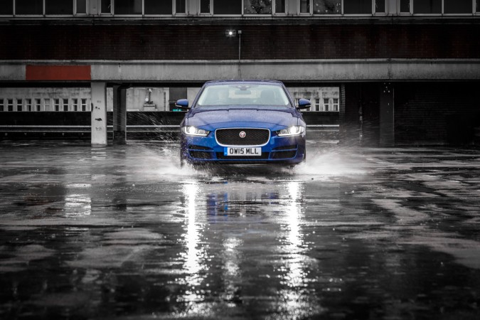 Jaguar XE SE 30