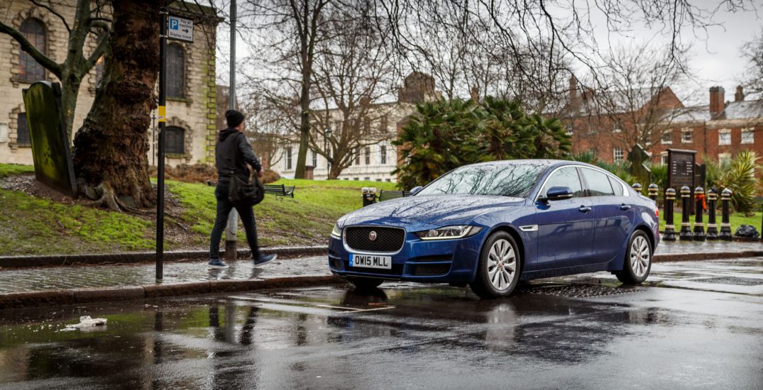 Jaguar XE SE 32