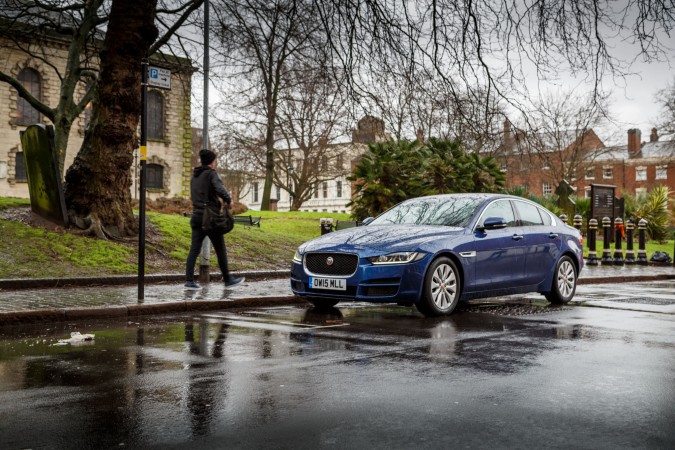 Jaguar XE SE 32